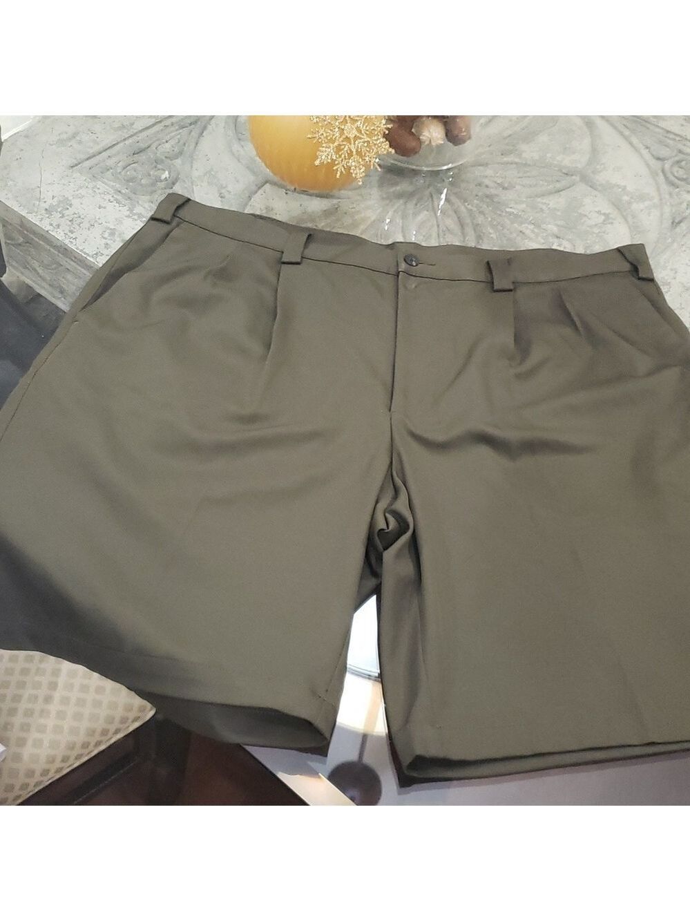 Ashworth men's army green Pleated Comfy golf shorts 38 like new